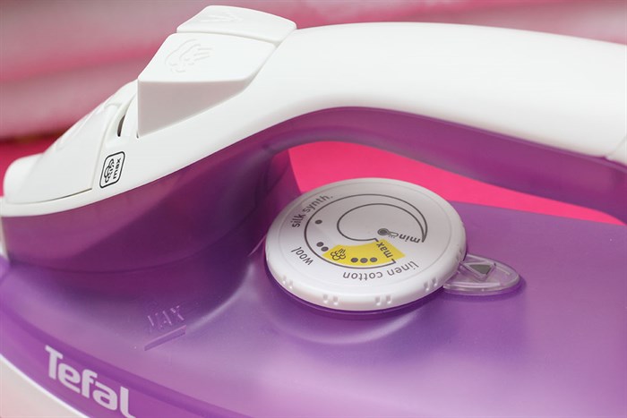 Bàn là hơi nước Tefal FV2320 Màu Trắng - Tím