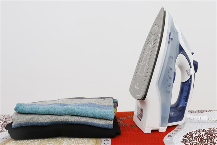 Bàn ủi hơi nước BlueStone SIB-3853 2200W Màu Xanh Dương