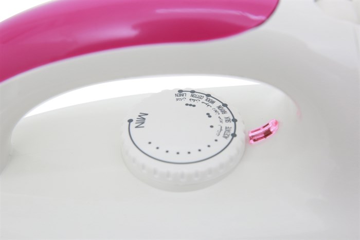 Bàn ủi khô Panasonic NI-317TVRA 1000W Màu Trắng - Hồng