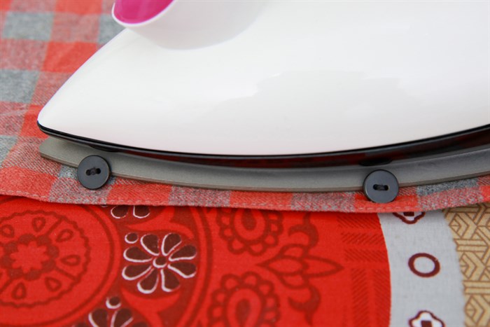 Bàn ủi khô Panasonic NI-317TVRA 1000W Màu Trắng - Hồng