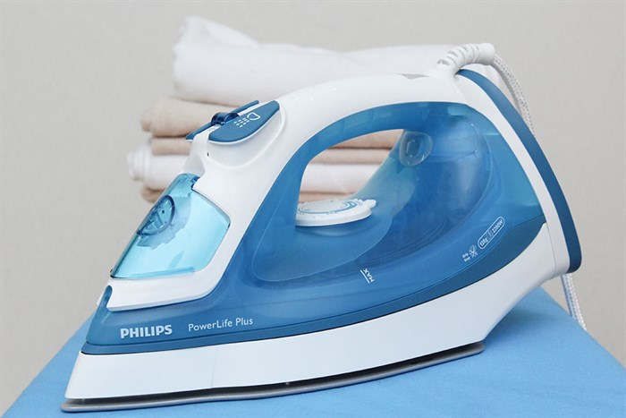 Bàn ủi hơi nước Philips GC2981 Màu Trắng - Xanh