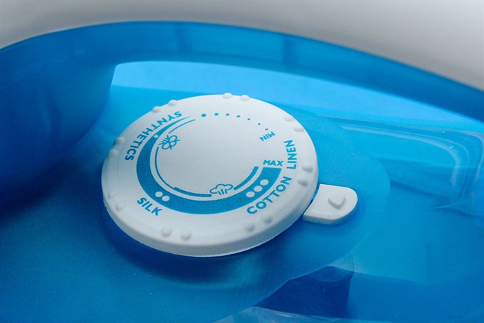 Bàn ủi hơi nước Philips GC2981 Màu Trắng - Xanh