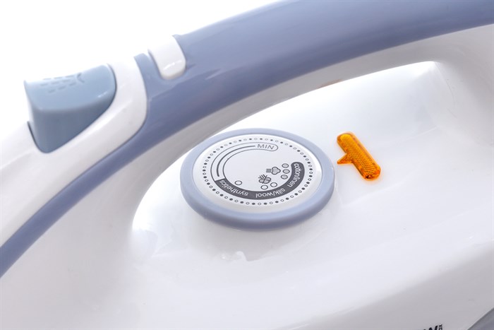 Bàn ủi khô Delites BUK01 Màu Xám Màu Xám