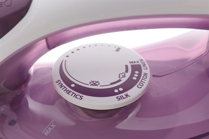 Bàn ủi hơi nước Philips GC1426/37 Tím Màu Tím