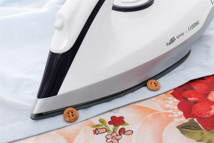 Bàn ủi khô Delites BUK01 1100W Màu Tím