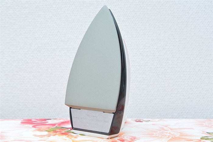 Bàn ủi khô Panasonic NI-317TVTRA 1000W Màu Trắng - Hồng