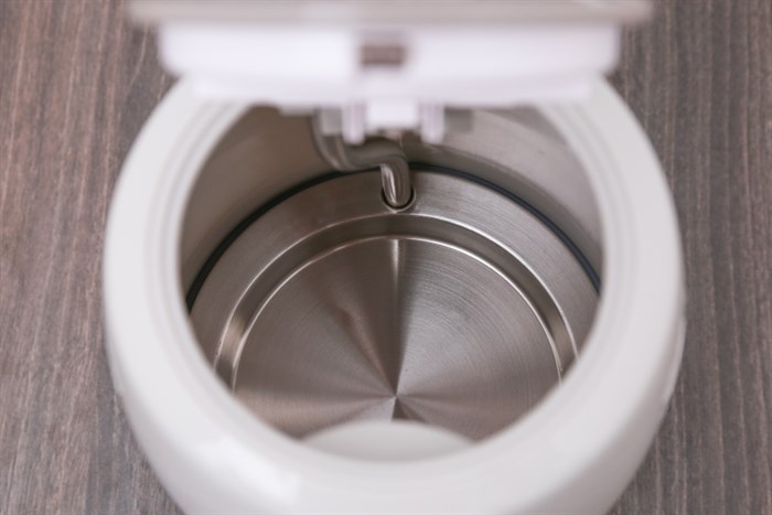 Bình đun siêu tốc BlueStone 1.7 lít KTB-3335 Màu Trắng