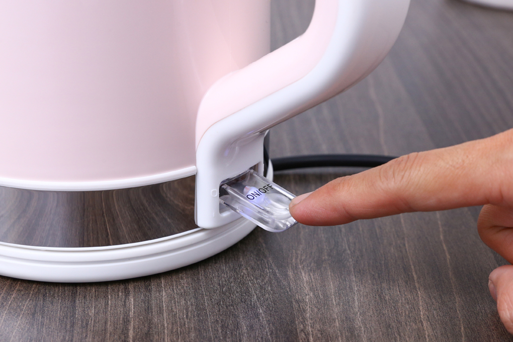 Bình đun siêu tốc Sharp 1.8 lít EKJ-18VP-PK Màu Hồng