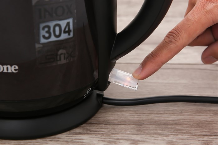 Bình đun siêu tốc Bluestone 1.5 lít KTB-3453 Đen Màu Đen