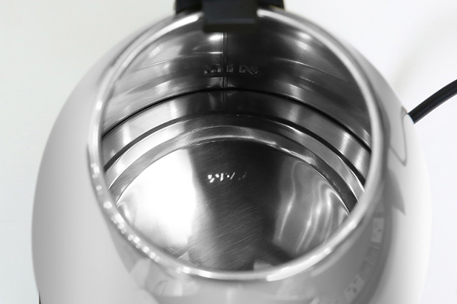 Được làm từ chất liệu inox 201