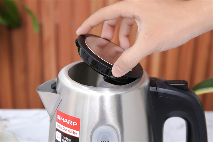 Bình đun siêu tốc Sharp 1.5 lít EKJ-15EVS-ST Màu Inox