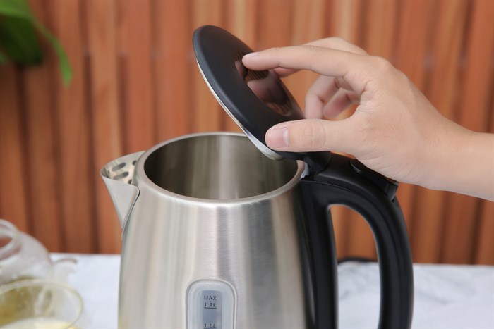 Bình đun siêu tốc Toshiba 1.7 lít KT-17SH1NV Màu Bạc