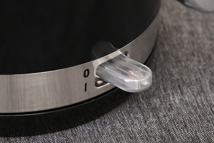 Bình đun siêu tốc Delites 1.7 lít FK-1802 Màu Đen