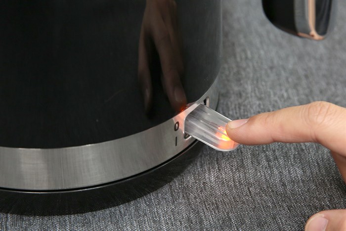 Bình đun siêu tốc Delites 1.7 lít FK-1802 Màu Đen