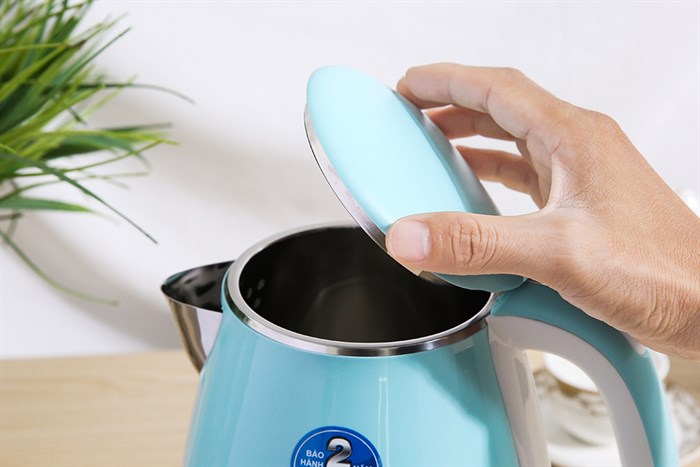 Bình đun siêu tốc BlueStone 1.7 lít KTB-3458 Màu Xanh da trời