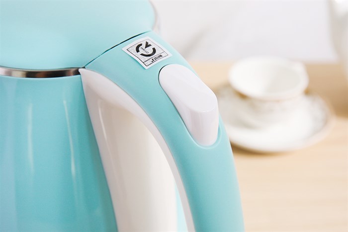 Bình đun siêu tốc BlueStone 1.7 lít KTB-3458 Màu Xanh da trời