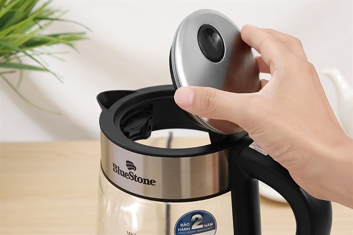 Ấm đun siêu tốc BlueStone 1.7 lít KTB-3426 Màu Trắng - Đen