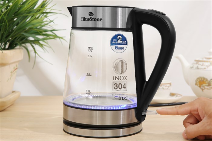 Ấm đun siêu tốc BlueStone 1.7 lít KTB-3426 Màu Trắng - Đen