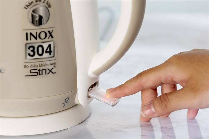 Bình đun siêu tốc BlueStone 1.5 lít KTB-3453 Kem Màu Kem