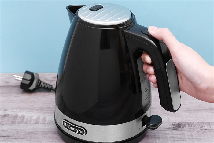 Bình đun siêu tốc Delonghi 1 lít KBLA2000.BK Màu Đen