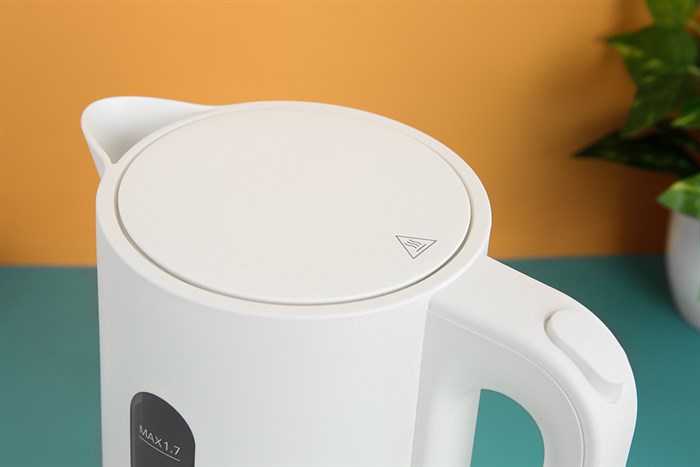 Bình đun siêu tốc Panasonic 1.7 lít NC-K101WRA Màu Trắng