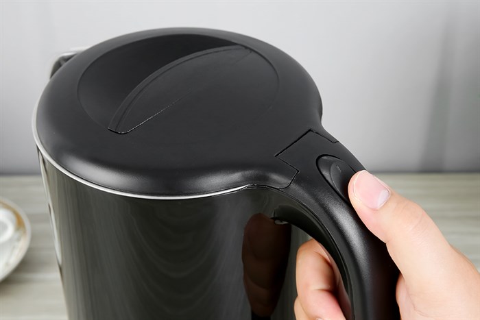 Bình đun siêu tốc Lock&Lock 1.7 lít EJK738BLK Màu Đen