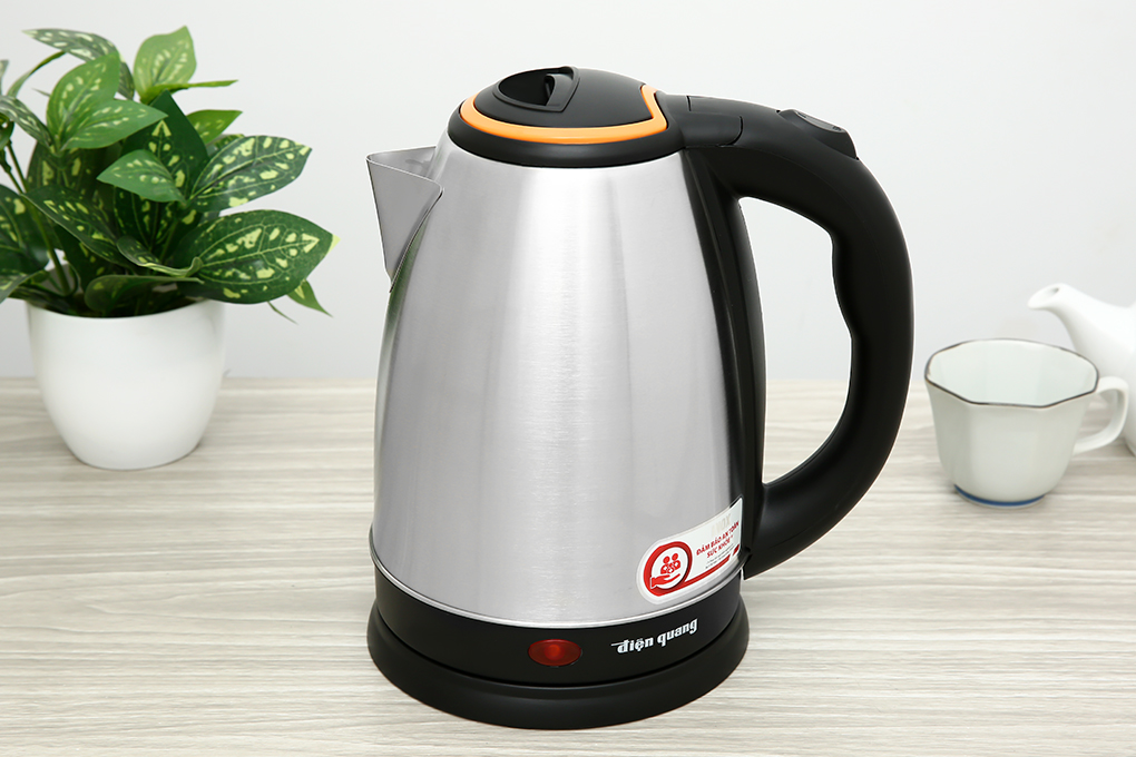 Bình đun siêu tốc Điện Quang 1.8 lít ĐQ EKT06 1518 BL Màu Đen