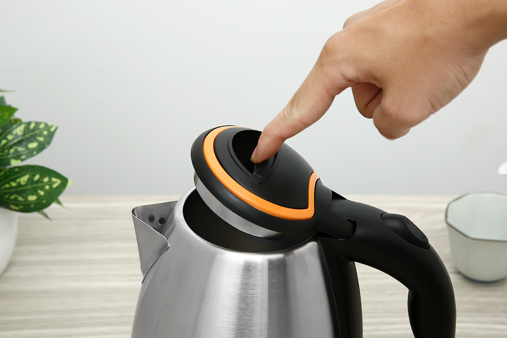 Bình đun siêu tốc Điện Quang 1.8 lít ĐQ EKT06 1518 BL Màu Đen