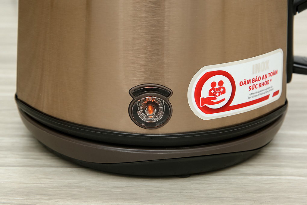 Bình đun siêu tốc Điện Quang 1.8 lít ĐQ EKT08 1818 GO Màu Vàng đồng