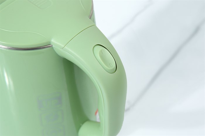 Ấm đun siêu tốc Comet 1.8 lít CM8218 Màu Xanh