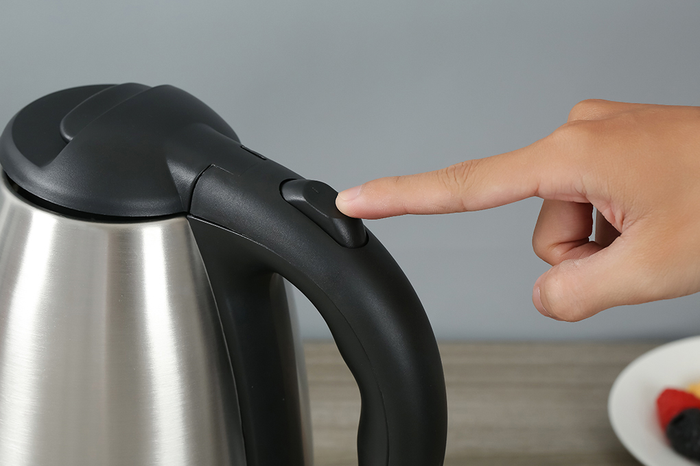 Bình đun siêu tốc AVA 1.7 lít KES4149 Màu Bạc Inox