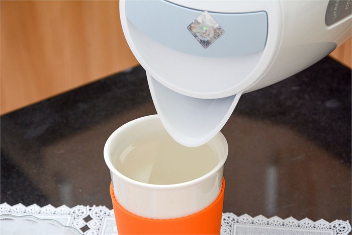 Bình đun siêu tốc Philips 1.5 lít HD4646 Màu Trắng