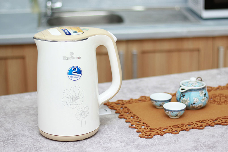 Kiểu dáng của bình trang nhã với hoạ tiết hình hoa đẹp mắt Kiểu dáng của bình trang nhã với hoạ tiết hình hoa đẹp mắt