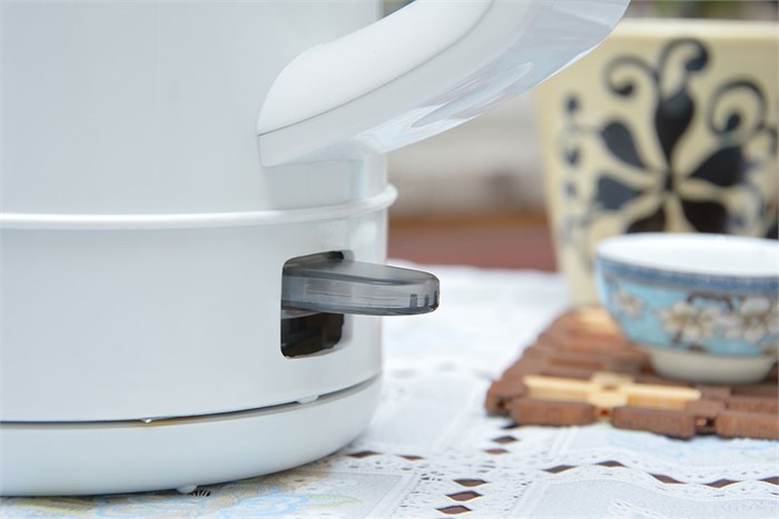 Bình siêu tốc Electrolux 1.5 lít EEK1303W Màu Trắng