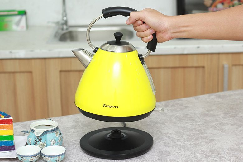 Đế xoay 360 độ dễ sử dụng và di chuyển Đế xoay 360 độ dễ sử dụng và di chuyển