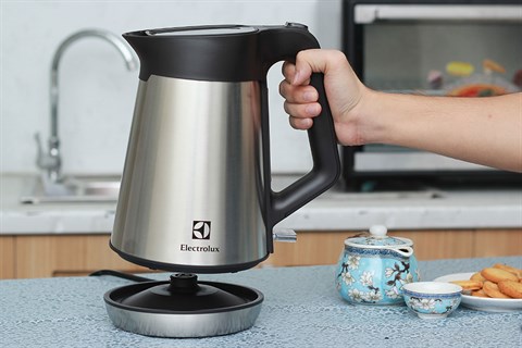 Bình siêu tốc Electrolux EEK5604S 1.5 lít