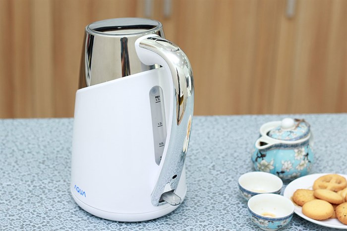 Bình đun siêu tốc Aqua 1.7 lít AJK-F615 (BL) Màu Trắng