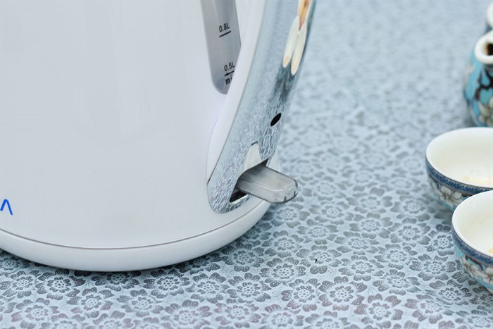 Bình đun siêu tốc Aqua 1.7 lít AJK-F615 (BL) Màu Trắng