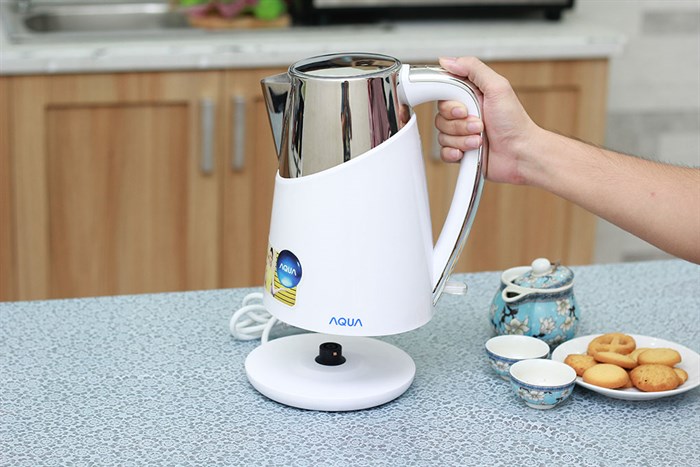 Bình đun siêu tốc Aqua 1.7 lít AJK-F615 (BL) Màu Trắng