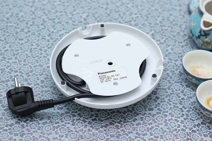 Bình đun siêu tốc Panasonic 1.7 lít NC-GK1WRA Màu Trắng