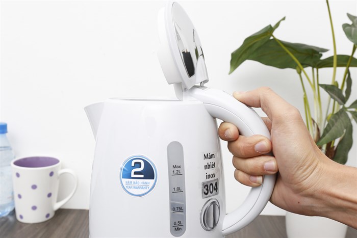 Bình đun siêu tốc BlueStone 1.2 lít KTB-3311 Màu Trắng