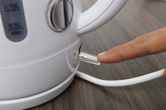 Bình đun siêu tốc BlueStone 1.2 lít KTB-3311 Màu Trắng