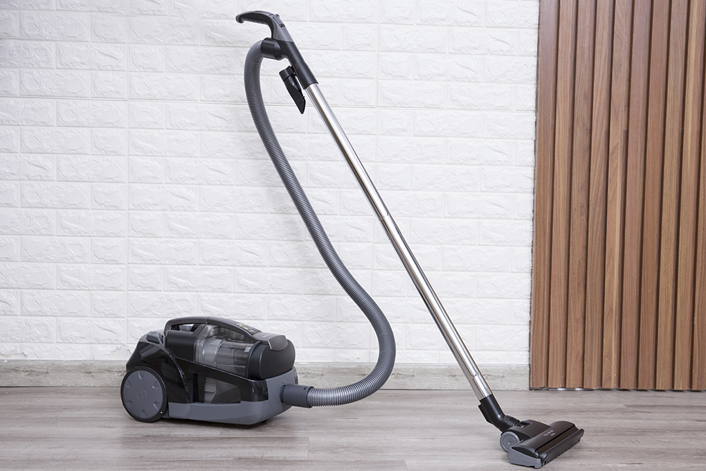 Máy hút bụi Panasonic MC-CL565KN46 2000W Màu Đen