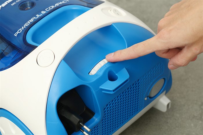 Máy hút bụi dạng hộp Panasonic MC-CL305BN46 Màu Trắng - Xanh