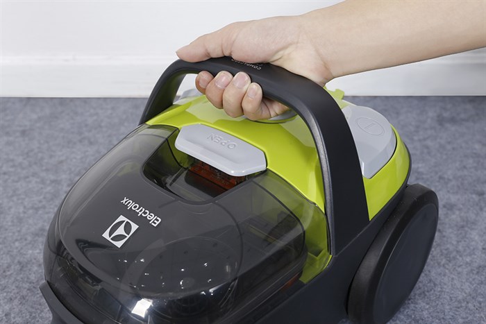 Máy hút bụi dạng hộp Electrolux Z1231 Màu Xanh lá