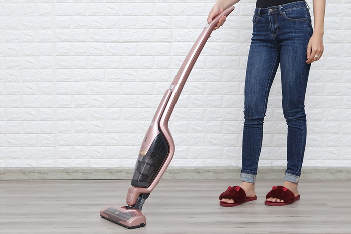 Máy hút bụi không dây Electrolux ZB3314AK Màu Hồng