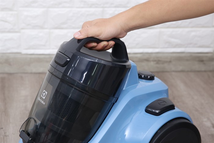 Máy hút bụi dạng hộp Electrolux EC31-2BB Màu Xanh Dương
