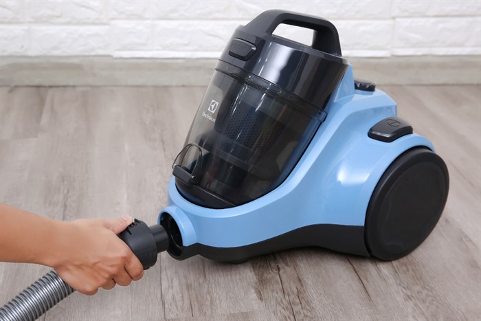 Máy hút bụi dạng hộp Electrolux EC31-2BB Màu Xanh Dương