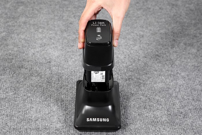 Máy hút bụi không dây Samsung VS03R6523J1/SV Màu Đen - Vàng