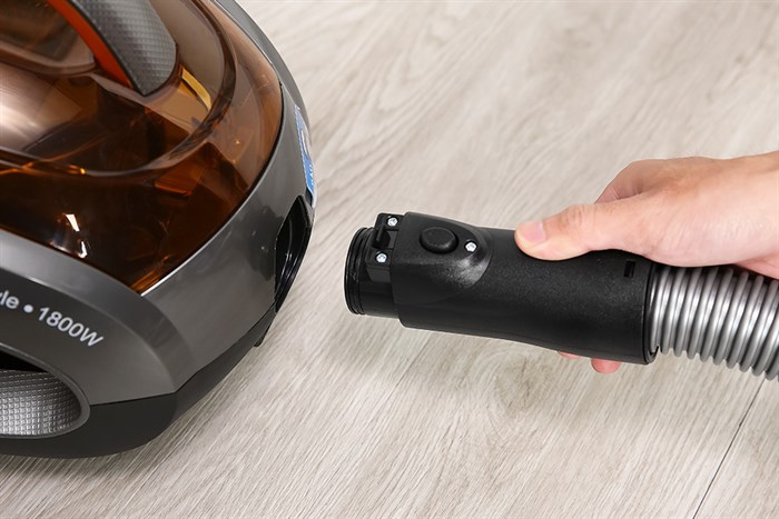 Máy hút bụi dạng hộp BlueStone VCB-8067 Màu Cam